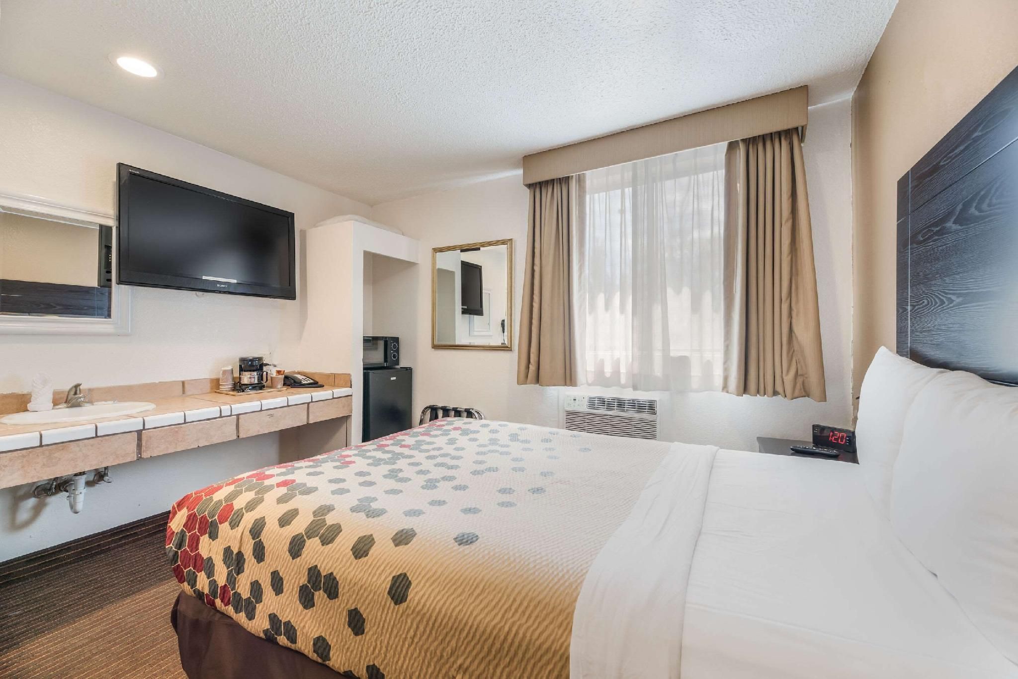 1 Double Bed Smoking
