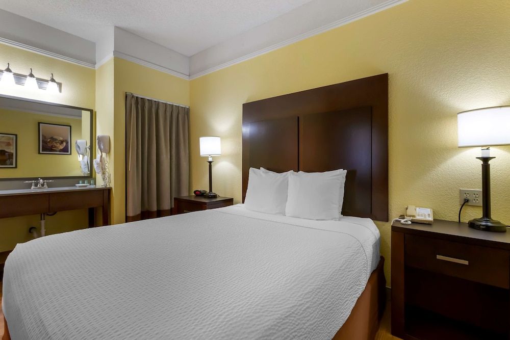 Suite, 1 Queen Bed, Non Smoking