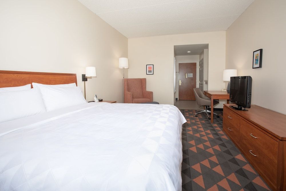 Standard Room, 1 King Bed