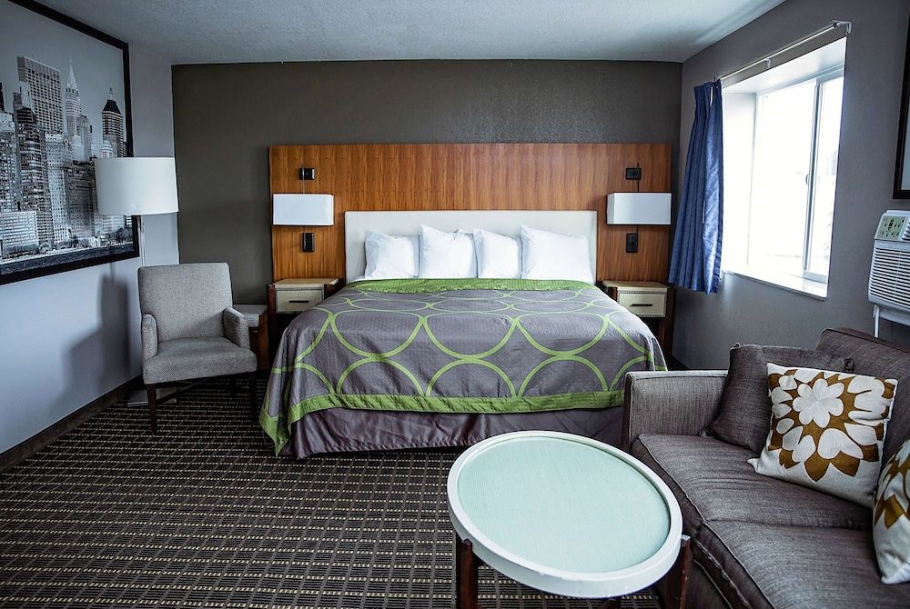 Studio Suite, 1 King Bed, Non Smoking