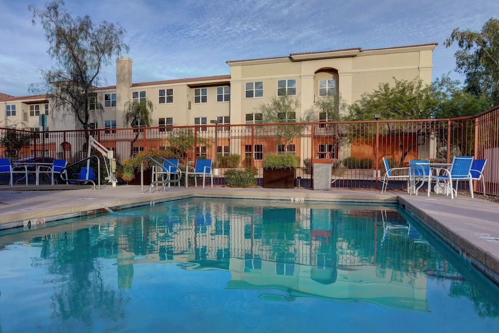 undefined Holiday Inn Express & Suites Phoenix - Mesa West by IHG 8
