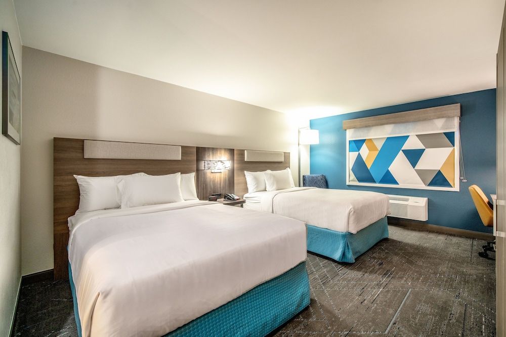undefined Holiday Inn Express & Suites Phoenix - Mesa West by IHG 3