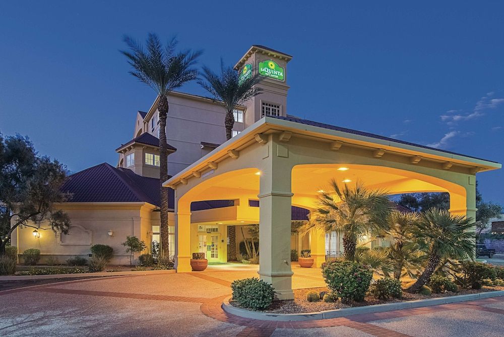 undefined La Quinta Inn & Suites by Wyndham Phoenix Mesa West 6
