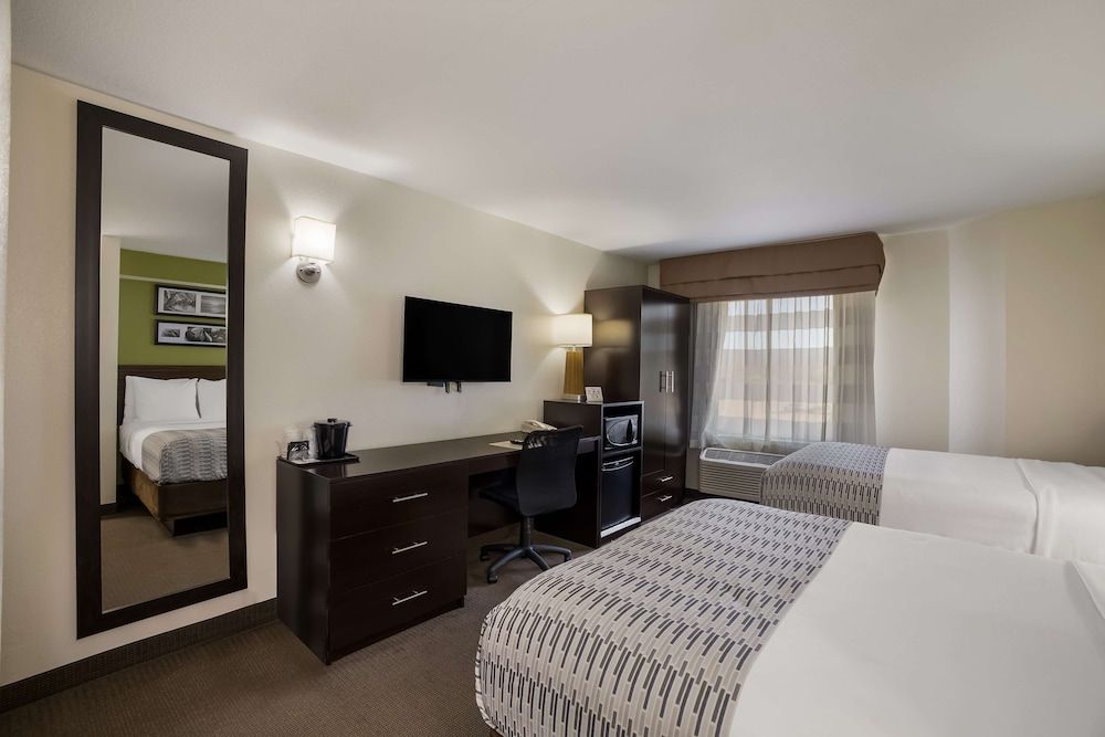 SureStay Plus by Best Western Mesa Superstition Springs Standard Room, 2 Double Beds, Non Smoking, Refrigerator & Microwave 3