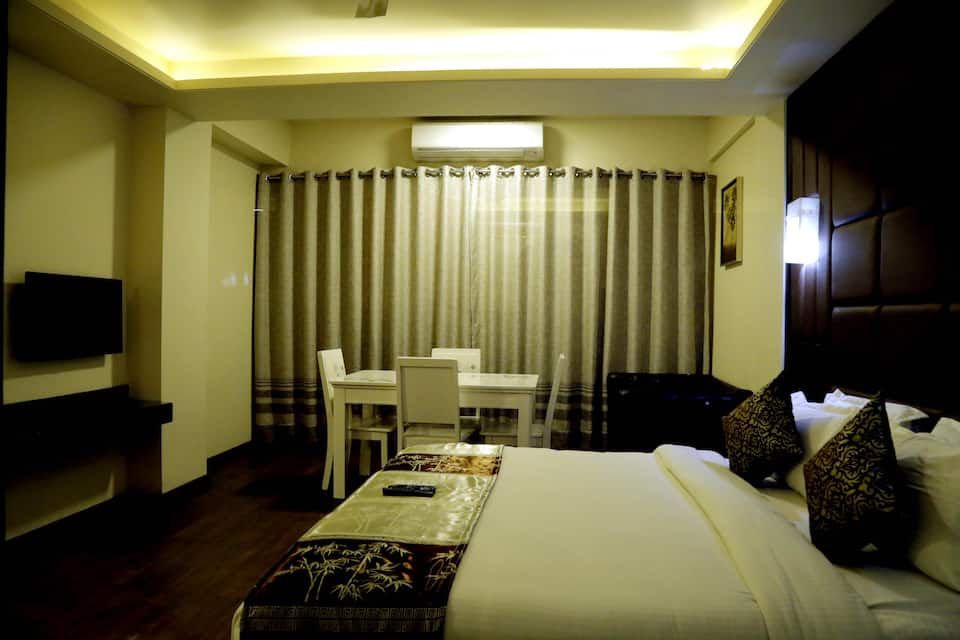 Family Room - Avenue