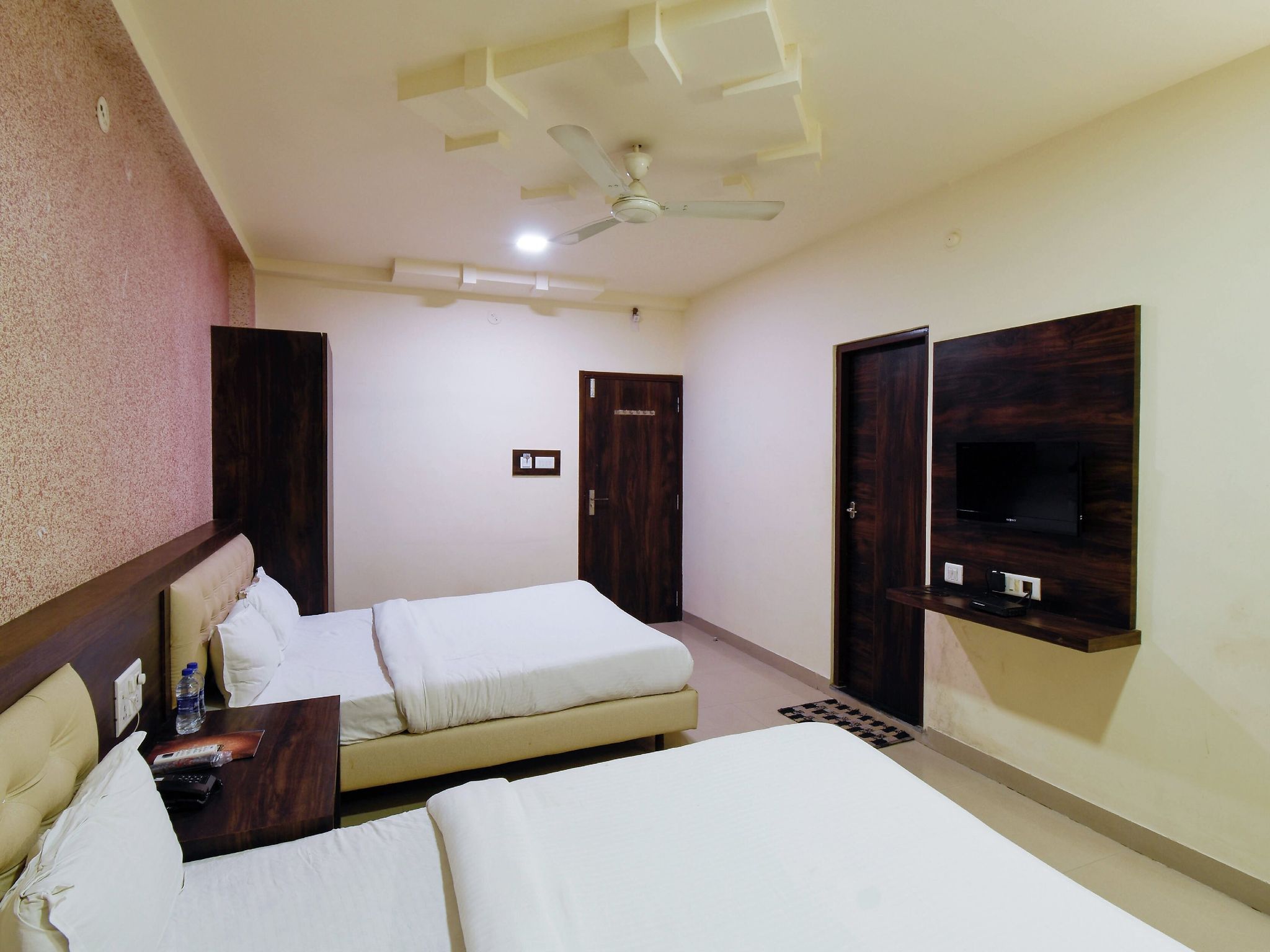 Family Room - Avenue