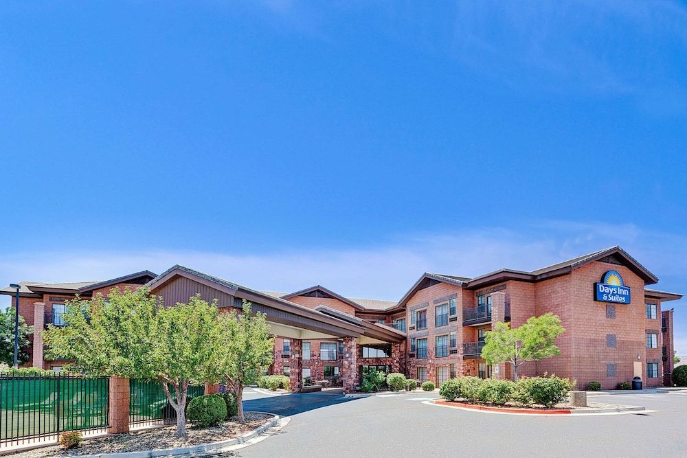 undefined Days Inn & Suites by Wyndham Page Lake Powell