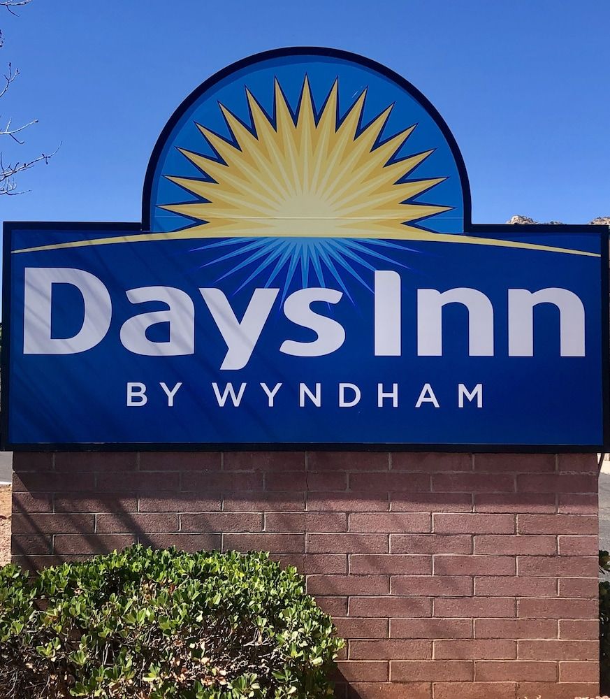 undefined Days Inn & Suites by Wyndham Page Lake Powell 2