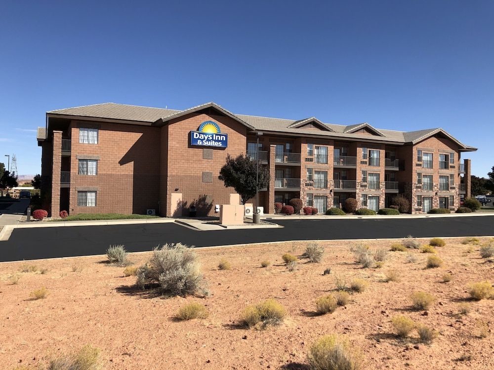 undefined Days Inn & Suites by Wyndham Page Lake Powell 3