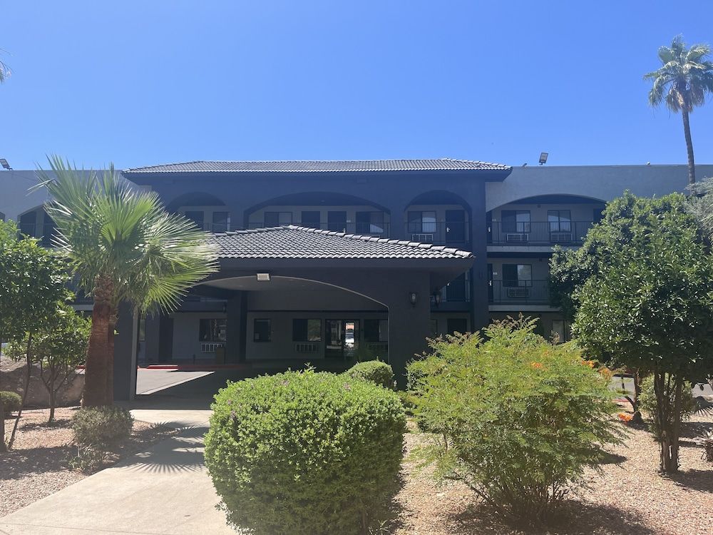 undefined Ocotillo Apartments & Hotel 4