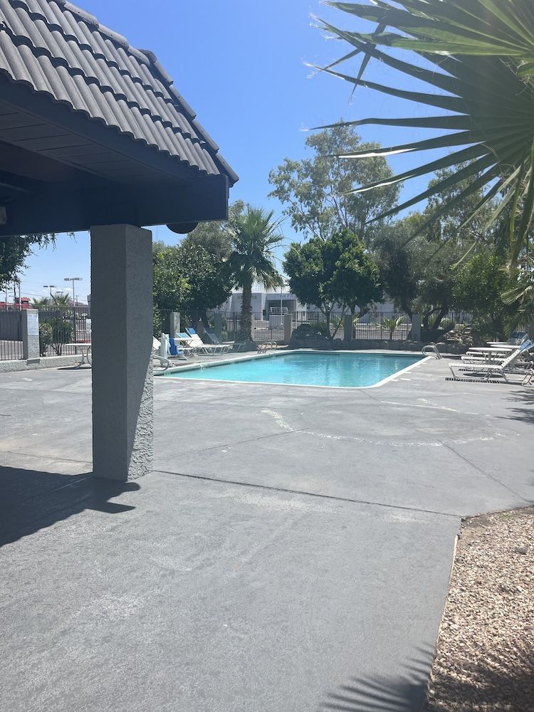undefined Ocotillo Apartments & Hotel 7