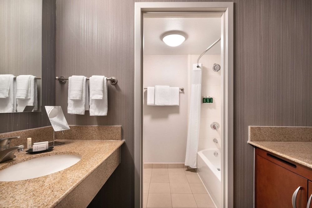 undefined Sonesta Select Phoenix Camelback 9