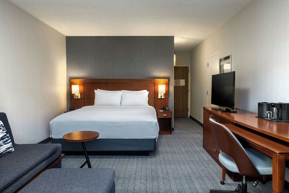 undefined Courtyard Phoenix North by Marriott 2