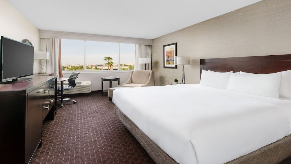 Crowne Plaza Phoenix Airport - PHX by IHG