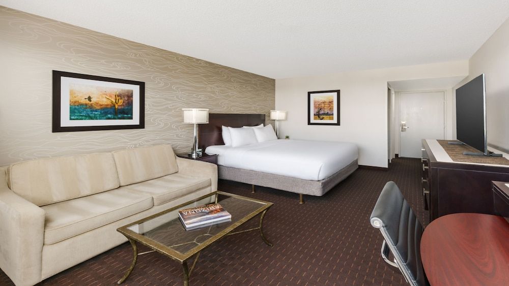 undefined Crowne Plaza Phoenix Airport - PHX by IHG