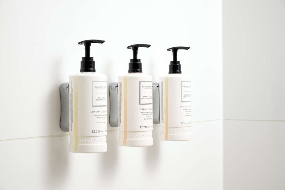 DoubleTree Suites by Hilton Phoenix One-Bedroom Suite with King Bed & Sofa Bed 4