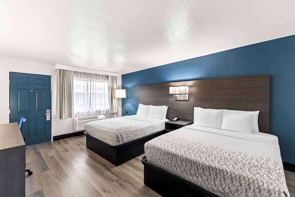 undefined SureStay Hotel by Best Western Phoenix Airport