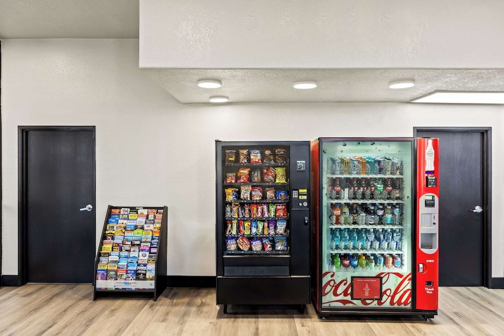 undefined SureStay Hotel by Best Western Phoenix Airport 5