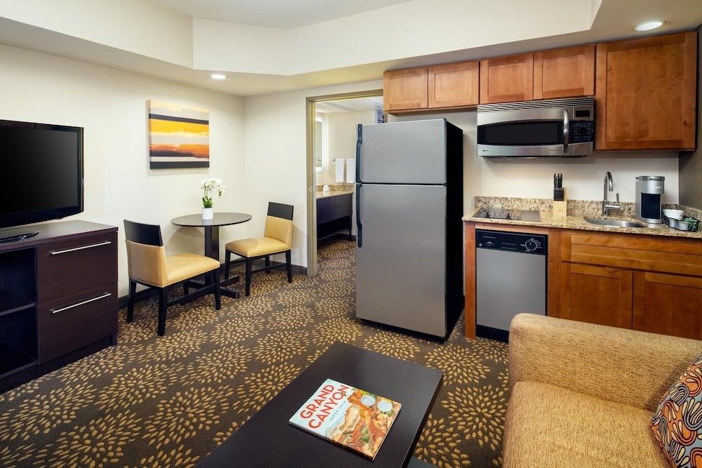 Holiday Inn & Suites Phoenix Airport North by IHG Suite, 1 Bedroom (1 King Bed) 11