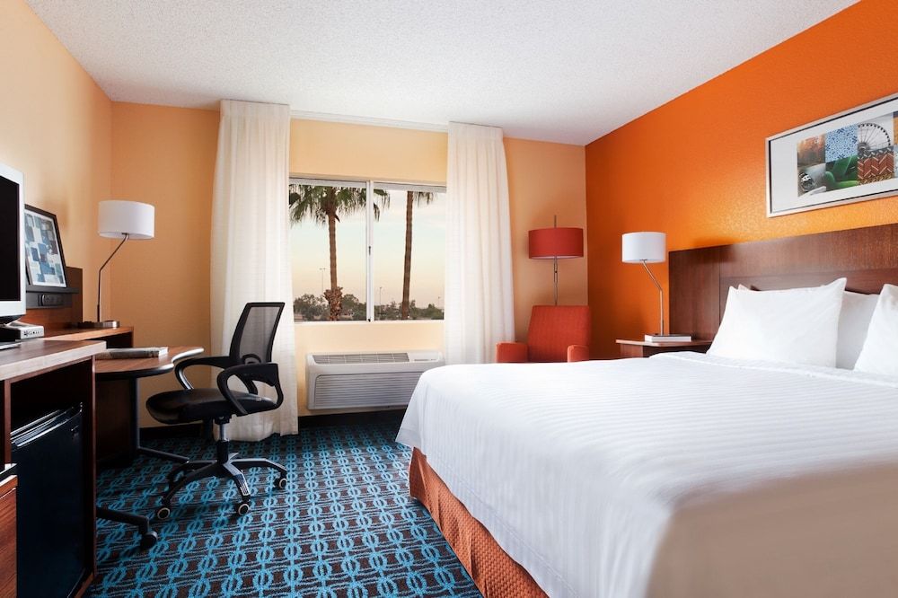 undefined Country Inn & Suites by Radisson, Phoenix Airport, AZ 9