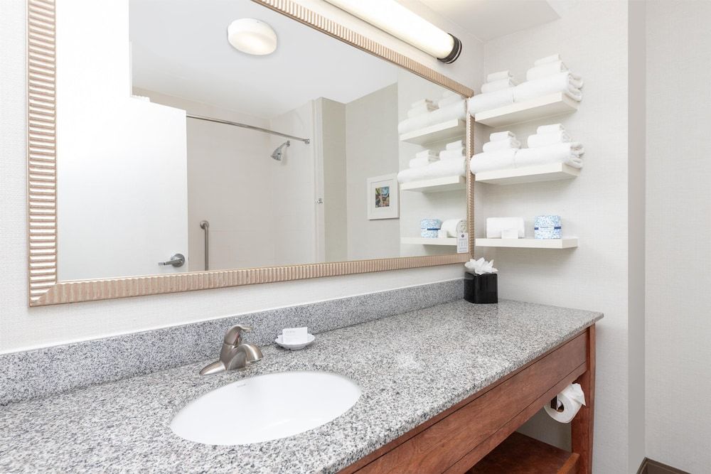 Hampton Inn Phoenix-Midtown-Downtown Area One King Bed, Non-Smoking 6