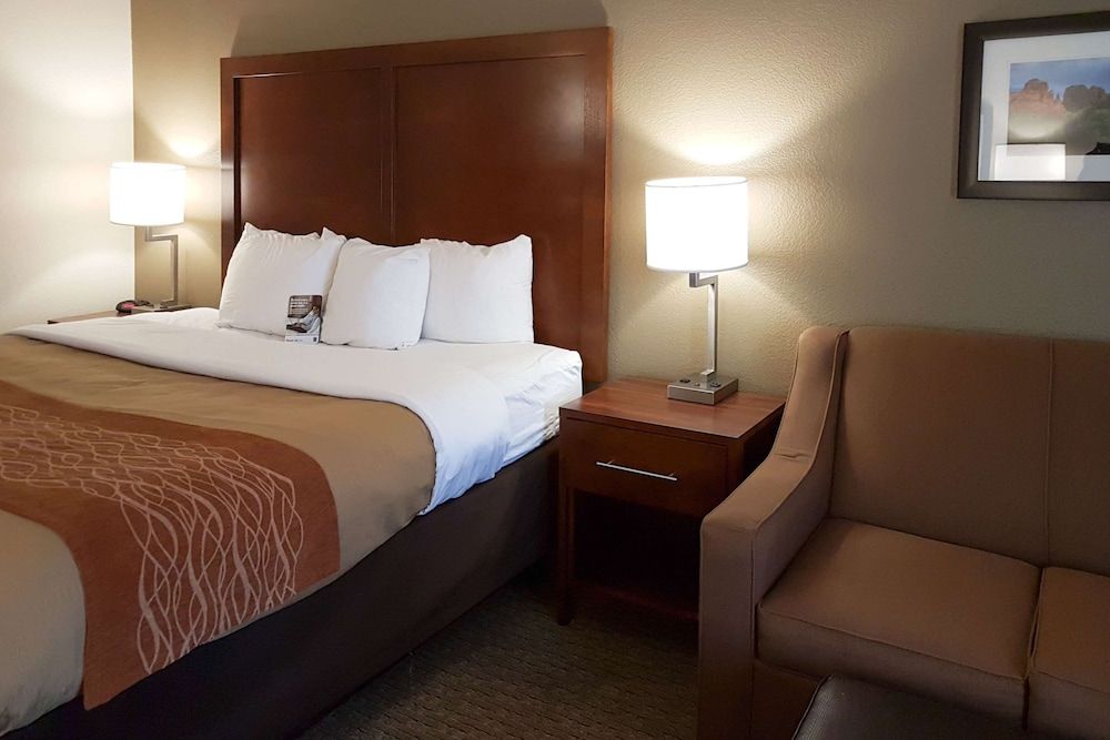 undefined Comfort Inn I-10 West at 51st Ave 6