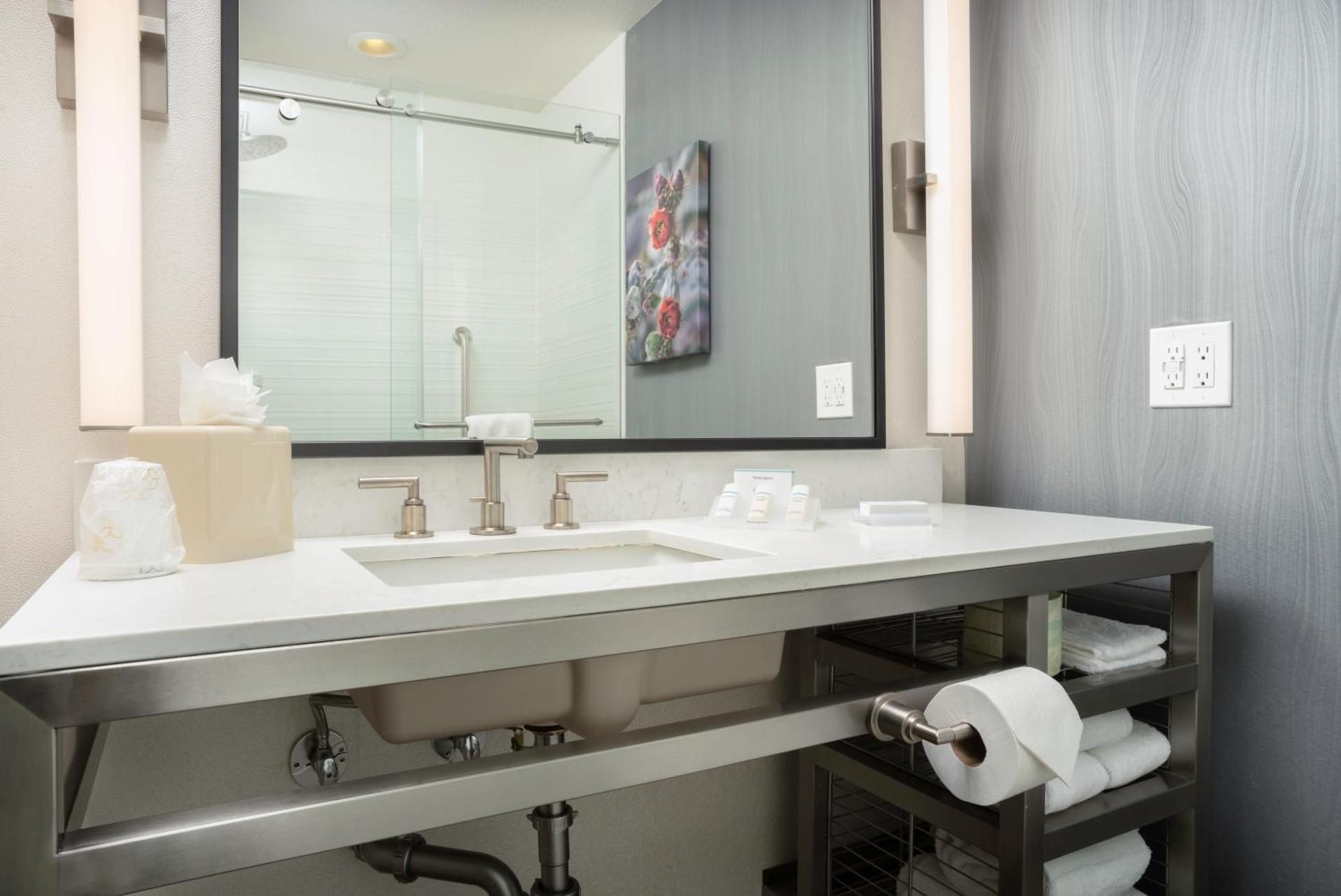 undefined Hilton Garden Inn Phoenix Airport 7