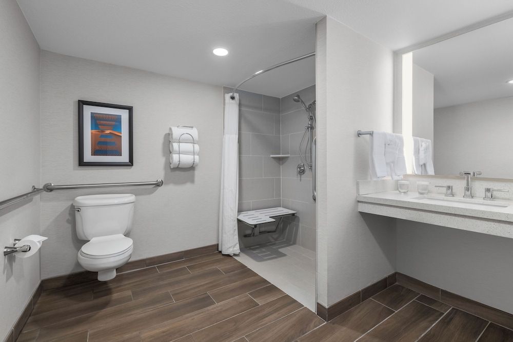 undefined DoubleTree by Hilton Phoenix Midtown