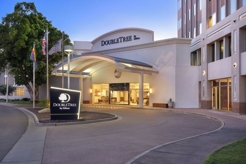 undefined DoubleTree by Hilton Phoenix Midtown 4
