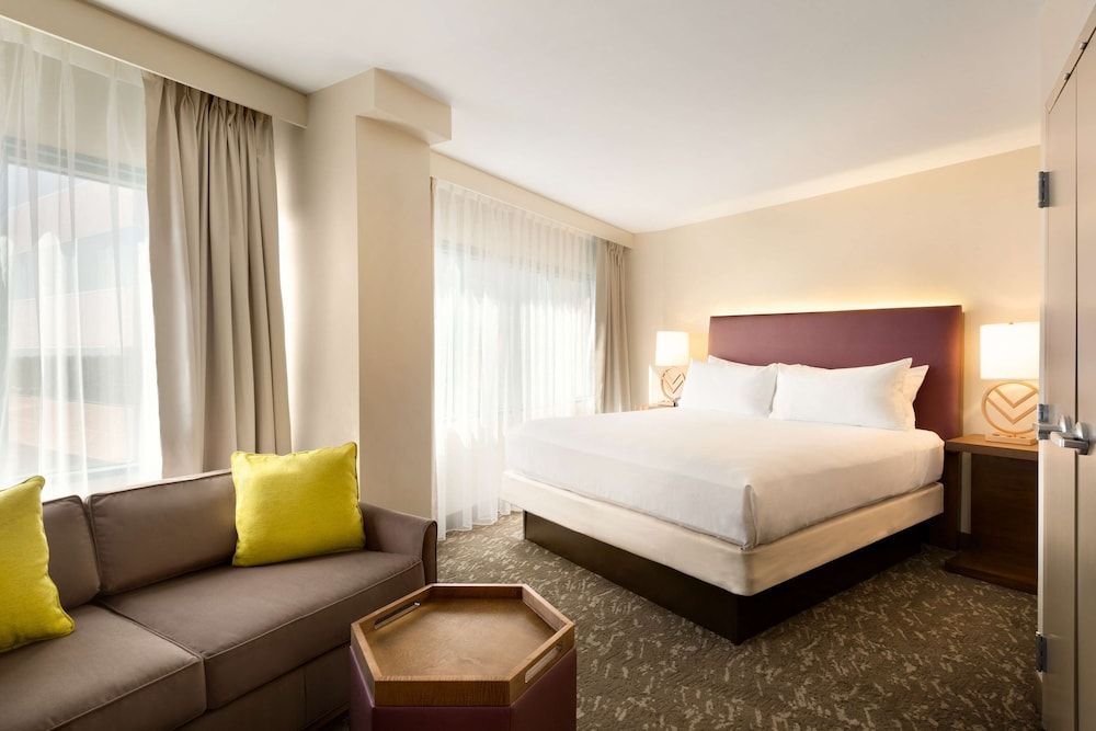 Embassy Suites by Hilton Phoenix Downtown North Studio, 1 King Bed