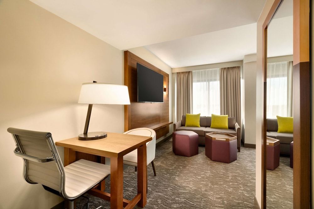 Embassy Suites by Hilton Phoenix Downtown North Studio, 1 King Bed 4