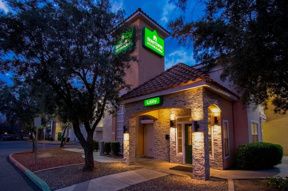 undefined HomeTowne Studios by Red Roof Phoenix - Dunlap Ave 5