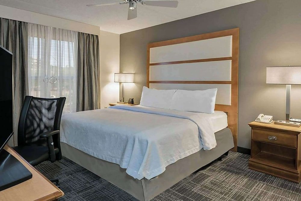 undefined MainStay Suites Phoenix North