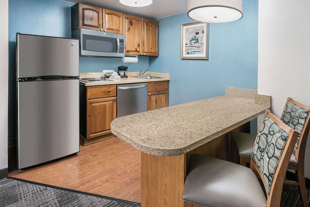 undefined MainStay Suites Phoenix North 6