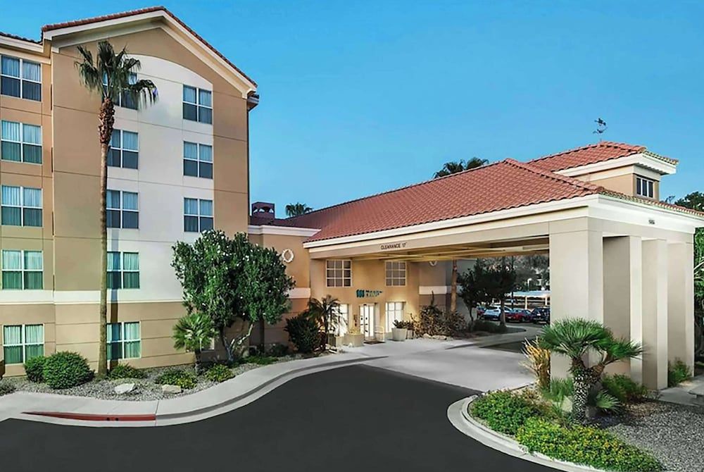 undefined MainStay Suites Phoenix North 2