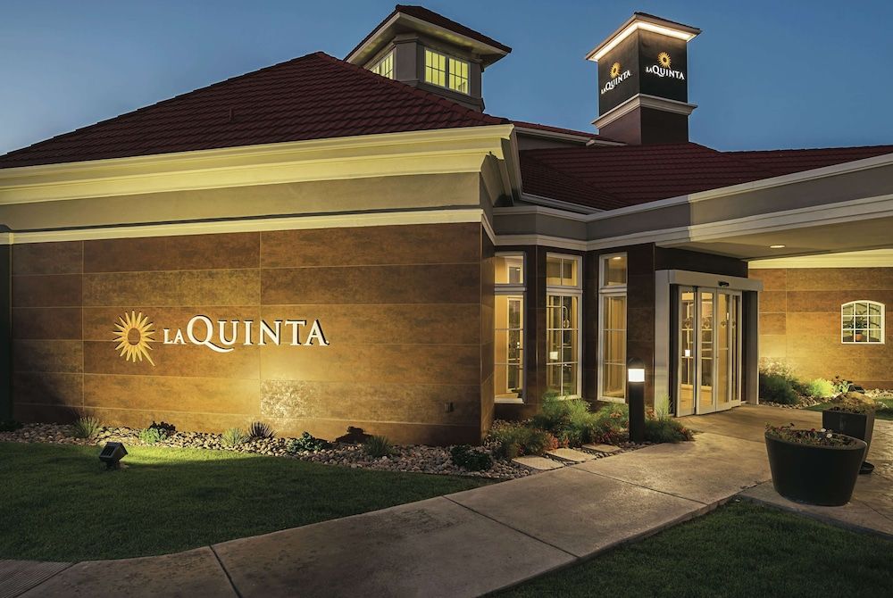 undefined La Quinta Inn & Suites by Wyndham Phoenix Chandler 7