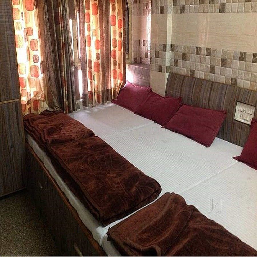 Standard Double Bed Non AC Room