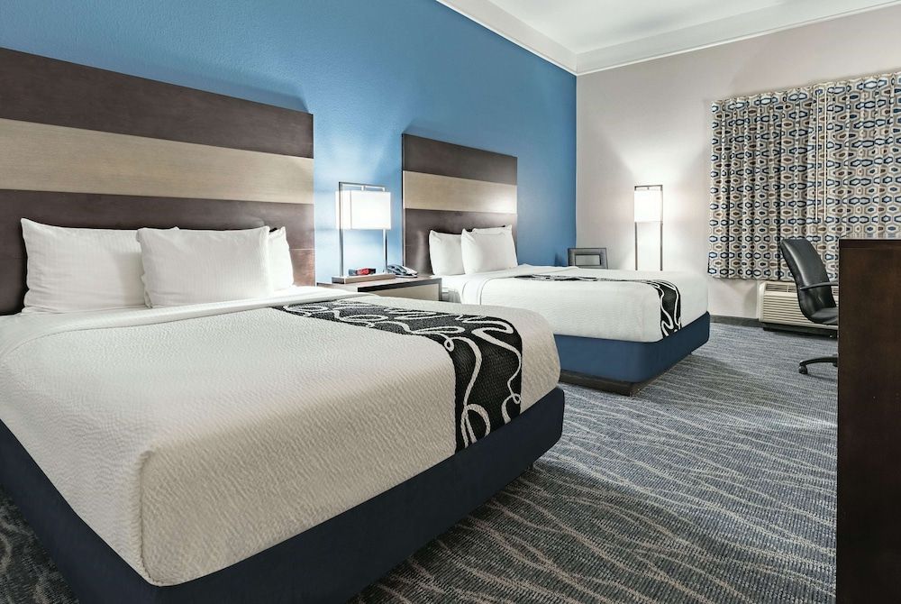 undefined La Quinta Inn & Suites by Wyndham Phoenix I-10 West