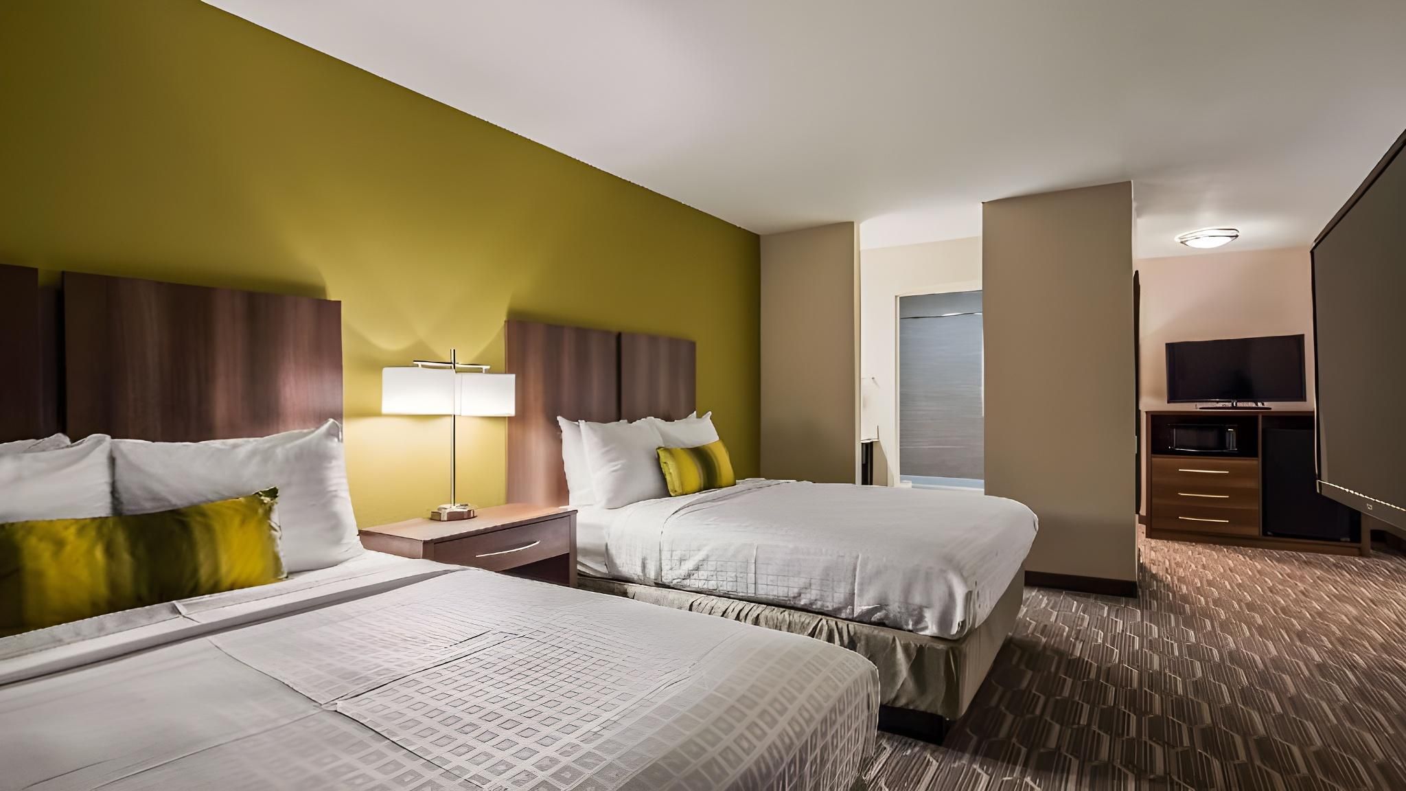 2 Queen Beds, Nonsmoking, Sofabed