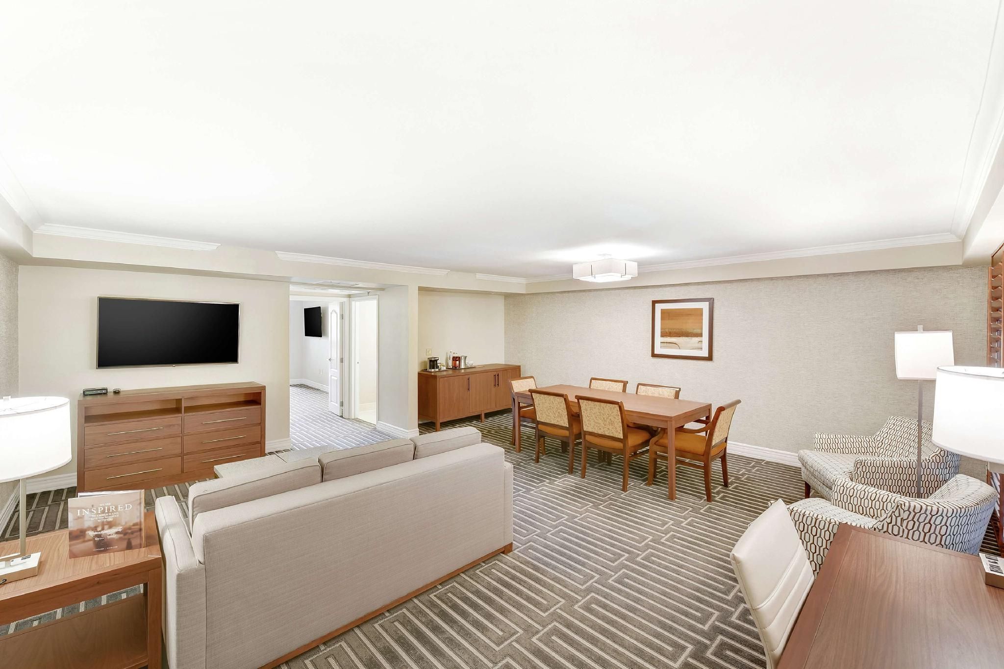 Ambassador 1 King 1 Bedroom Suite