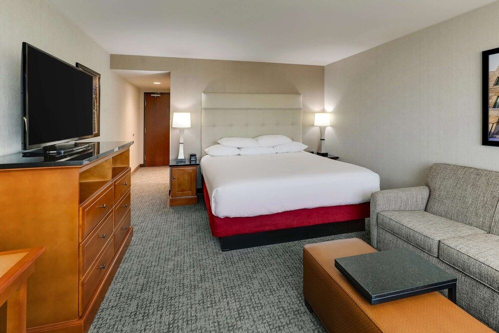 undefined Drury Inn & Suites Phoenix Airport 4