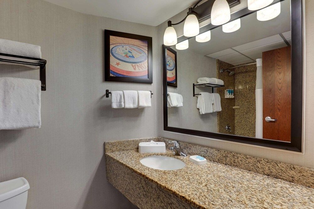 undefined Drury Inn & Suites Phoenix Airport 6