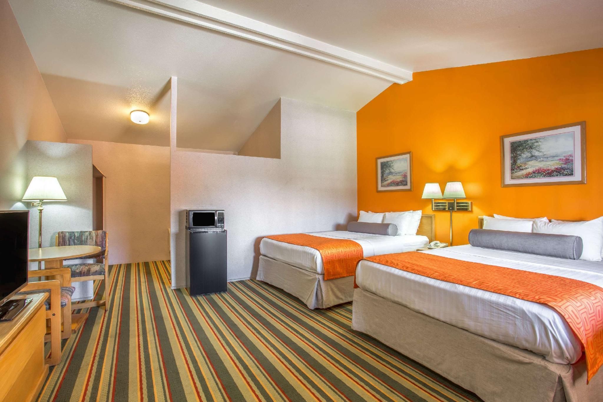 undefined Howard Johnson by Wyndham Phoenix Airport/Downtown Area 10