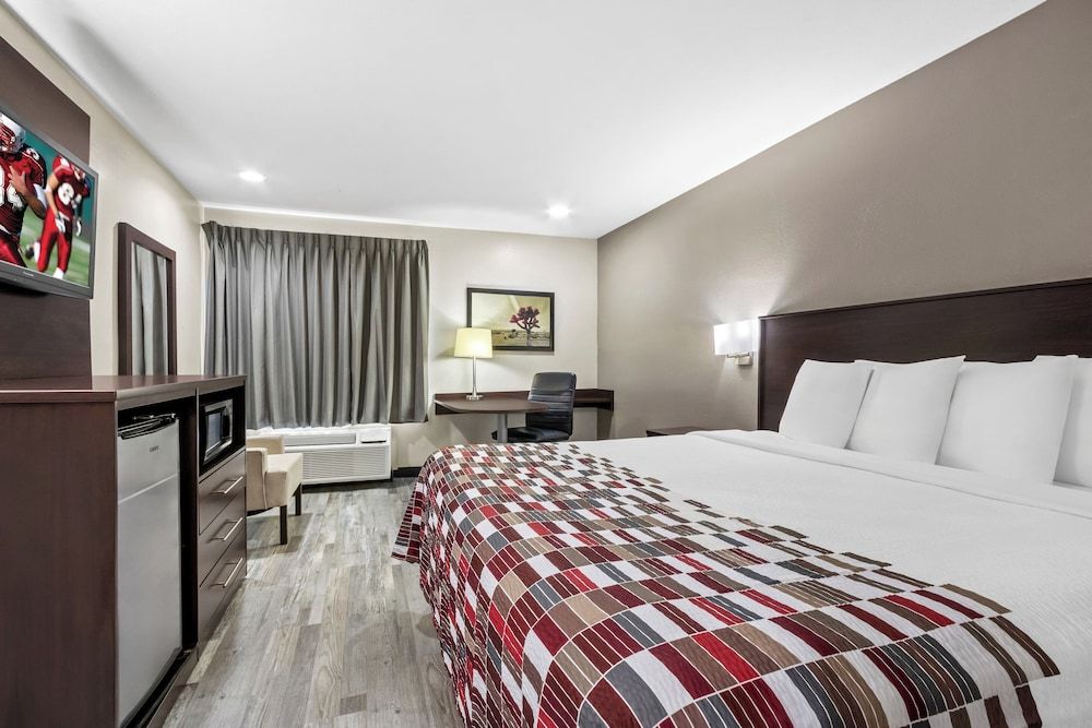 Superior Room, 1 King Bed, Accessible (Smoke Free)