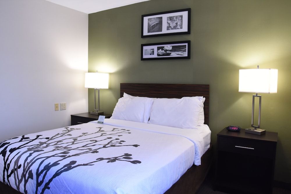 undefined Sleep Inn Phoenix Sky Harbor Airport 4