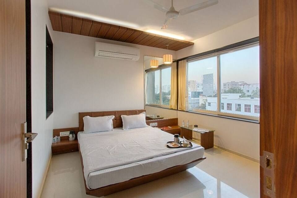 undefined Pallav Hotel 4