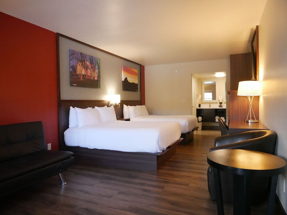 Deluxe Room, 2 Queen Beds, Non Smoking