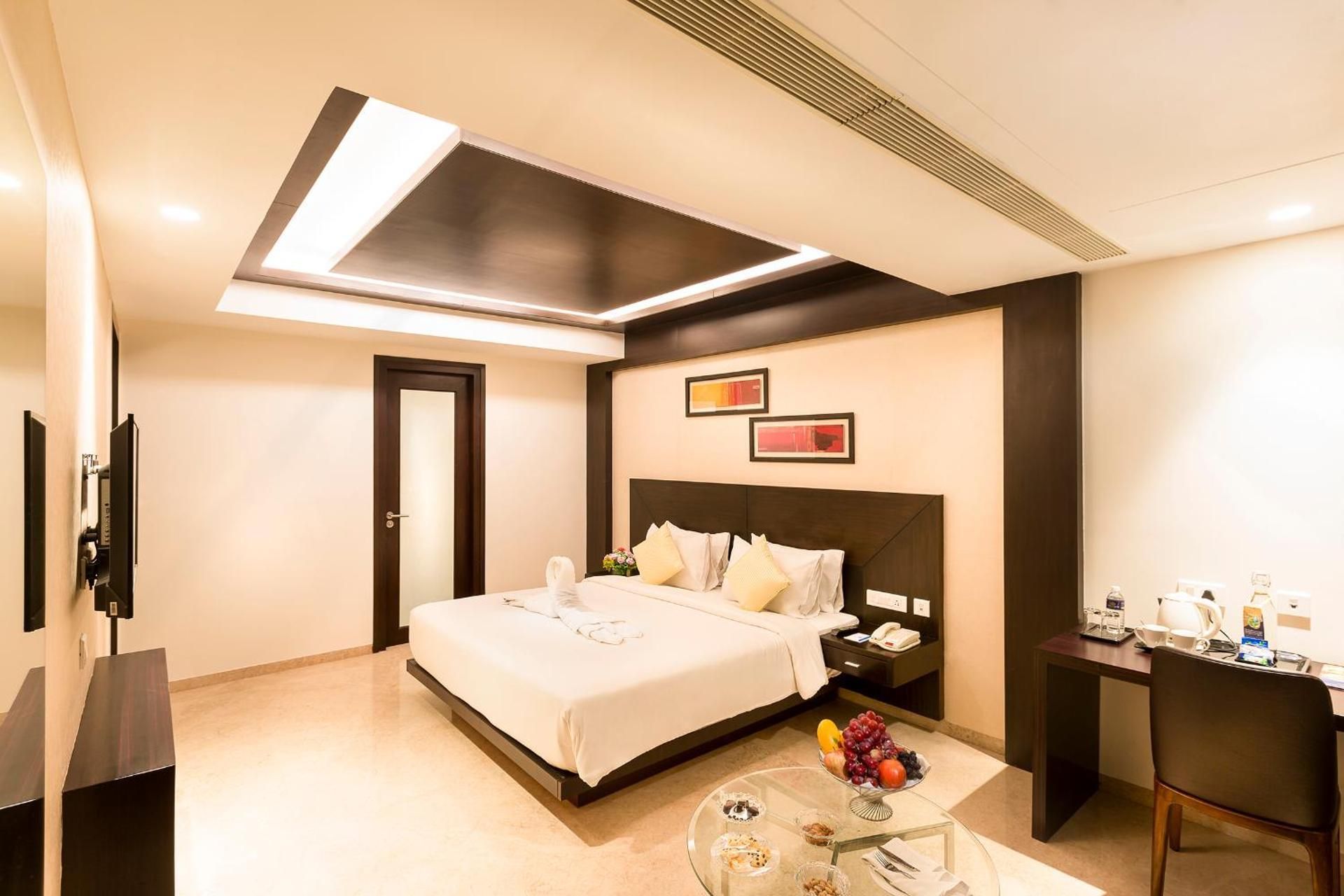 CJ Pallazzio Hotel Executive King Room 6