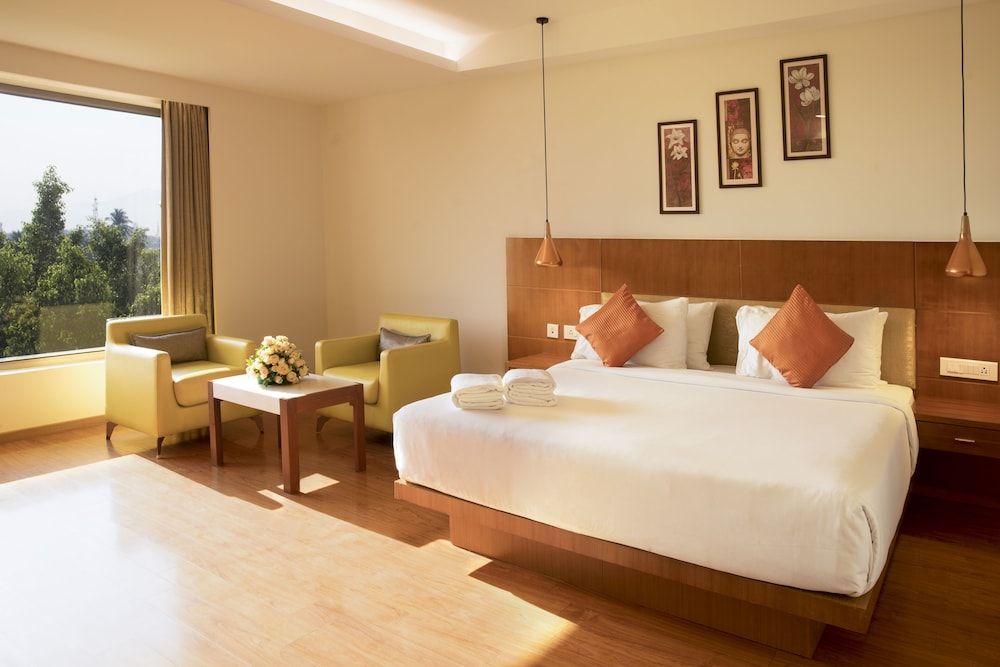 Premium Double Room, 1 King Bed, Non Smoking, City View