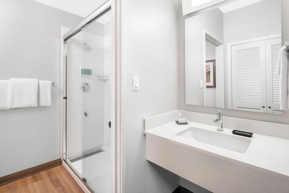 Suite, 1 Bedroom (Hearing Accessible)